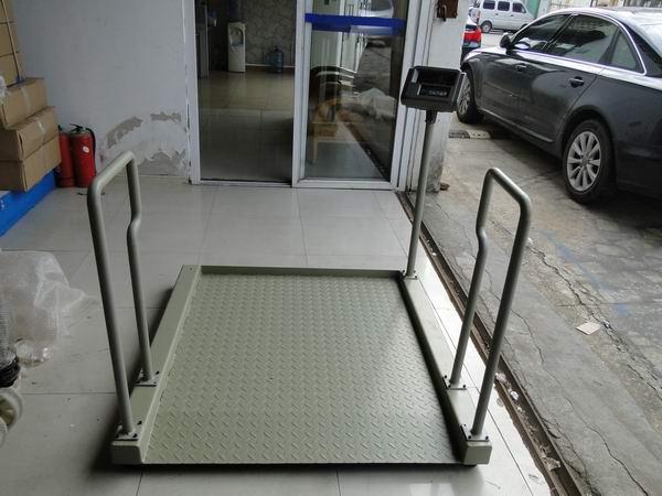 醫院透析用電子輪椅秤，進口帶扶手電子輪椅稱